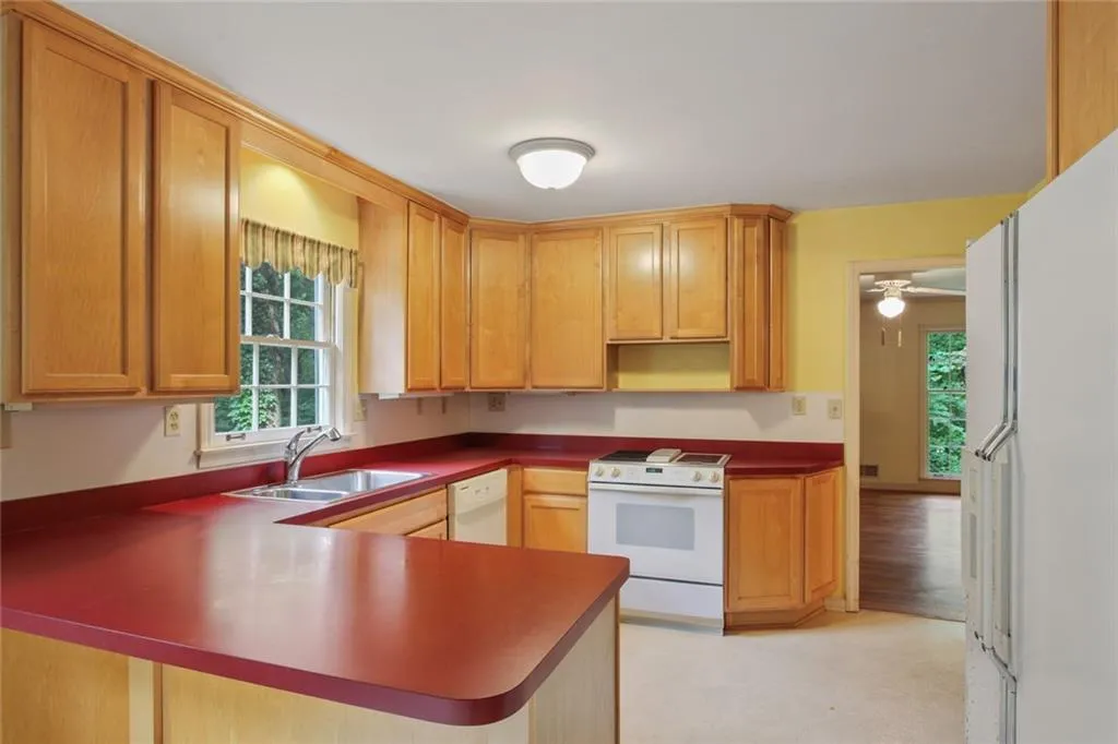 234 Devonwood Drive, Sandy Springs, Georgia 30328, 4 Bedrooms Bedrooms, ,2 BathroomsBathrooms,Residential,Sold,234 Devonwood Drive,6943995
