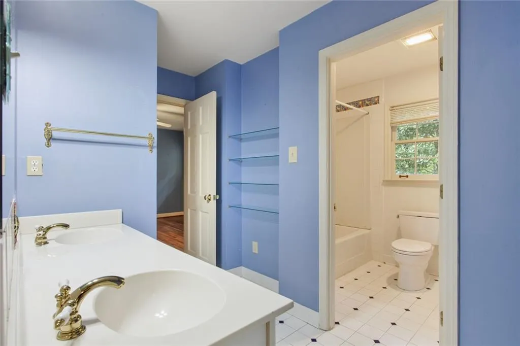 234 Devonwood Drive, Sandy Springs, Georgia 30328, 4 Bedrooms Bedrooms, ,2 BathroomsBathrooms,Residential,Sold,234 Devonwood Drive,6943995