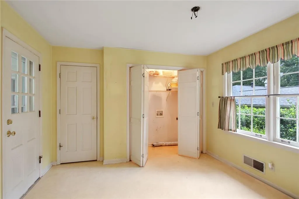 234 Devonwood Drive, Sandy Springs, Georgia 30328, 4 Bedrooms Bedrooms, ,2 BathroomsBathrooms,Residential,Sold,234 Devonwood Drive,6943995
