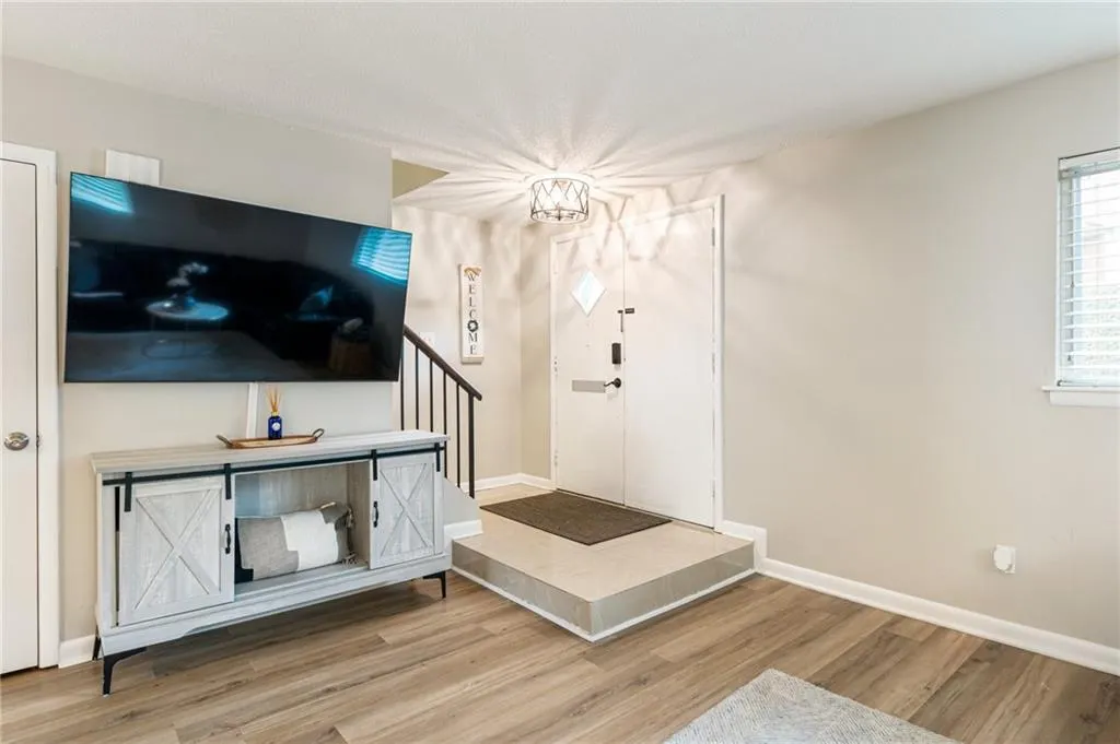 7114 Stonington Drive, Atlanta, Georgia 30328, 3 Bedrooms Bedrooms, ,2 BathroomsBathrooms,Residential,Sold,7114 Stonington Drive,7525786