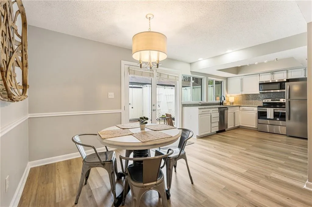 7114 Stonington Drive, Atlanta, Georgia 30328, 3 Bedrooms Bedrooms, ,2 BathroomsBathrooms,Residential,Sold,7114 Stonington Drive,7525786
