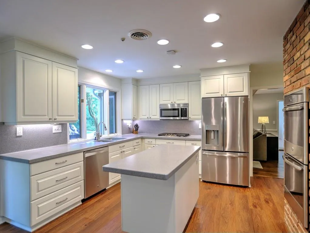 520 N Harbor Drive, Atlanta, Georgia 30328, 5 Bedrooms Bedrooms, ,3 BathroomsBathrooms,Residential,Sold,520 N Harbor Drive,6572893