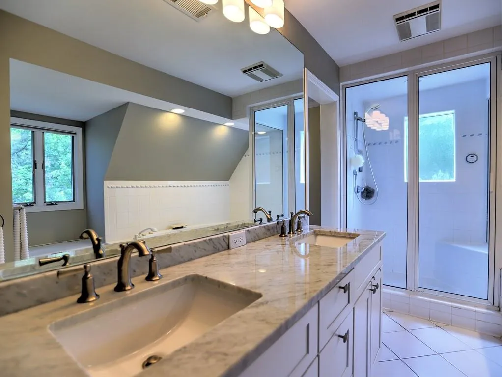 520 N Harbor Drive, Atlanta, Georgia 30328, 5 Bedrooms Bedrooms, ,3 BathroomsBathrooms,Residential,Sold,520 N Harbor Drive,6572893