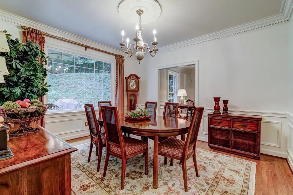 6145 River Chase Circle, Sandy Springs, Georgia 30328, 4 Bedrooms Bedrooms, ,3 BathroomsBathrooms,Residential,Sold,6145 River Chase Circle,6120783