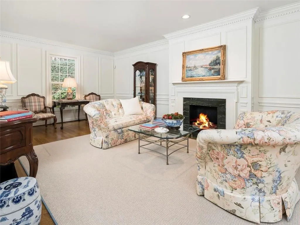 6145 River Chase Circle, Sandy Springs, Georgia 30328, 4 Bedrooms Bedrooms, ,3 BathroomsBathrooms,Residential,Sold,6145 River Chase Circle,6120783