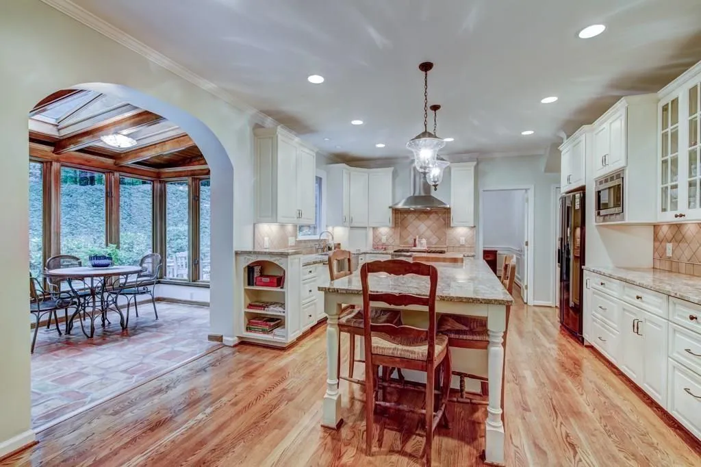 6145 River Chase Circle, Sandy Springs, Georgia 30328, 4 Bedrooms Bedrooms, ,3 BathroomsBathrooms,Residential,Sold,6145 River Chase Circle,6120783