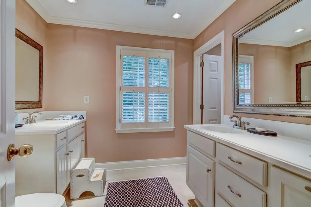 6145 River Chase Circle, Sandy Springs, Georgia 30328, 4 Bedrooms Bedrooms, ,3 BathroomsBathrooms,Residential,Sold,6145 River Chase Circle,6120783