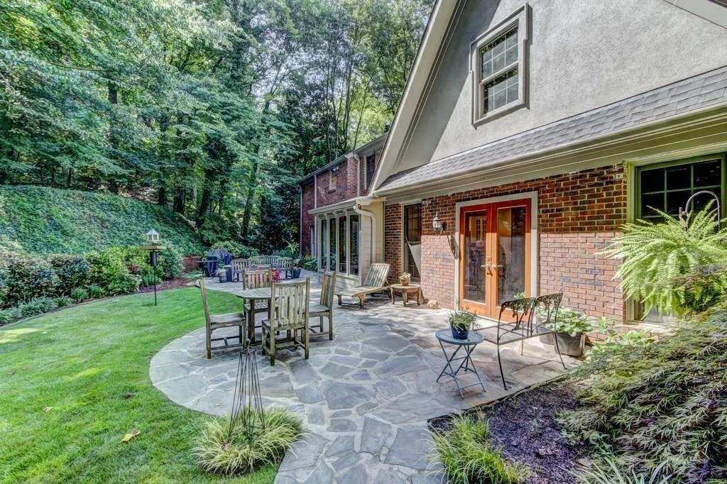 6145 River Chase Circle, Sandy Springs, Georgia 30328, 4 Bedrooms Bedrooms, ,3 BathroomsBathrooms,Residential,Sold,6145 River Chase Circle,6120783