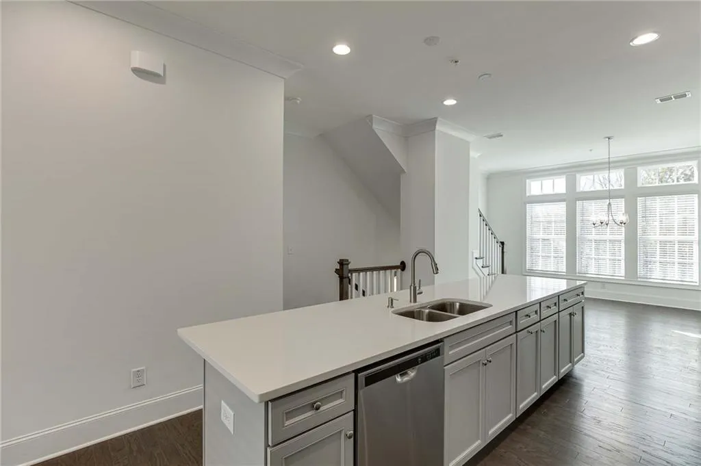 6717 Prelude Drive Unit 194, Sandy Springs, Georgia 30328, 3 Bedrooms Bedrooms, ,4 BathroomsBathrooms,Residential,Sold,6717 Prelude Drive Unit 194,7143220