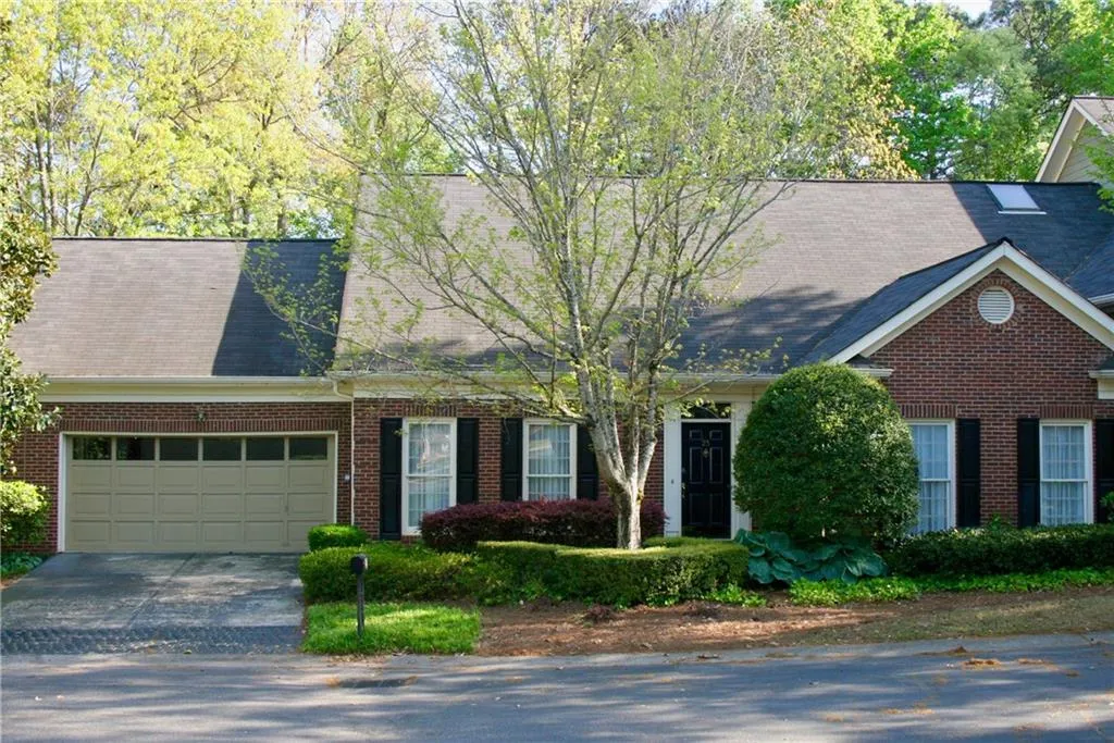 7155 Roswell Road Unit 25, Atlanta, Georgia 30328, 4 Bedrooms Bedrooms, ,3 BathroomsBathrooms,Residential,Sold,7155 Roswell Road Unit 25,5999544