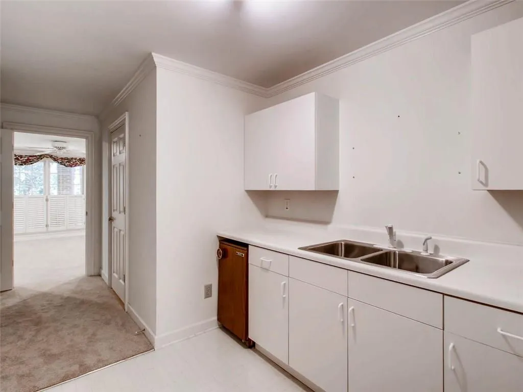 7155 Roswell Road Unit 25, Atlanta, Georgia 30328, 4 Bedrooms Bedrooms, ,3 BathroomsBathrooms,Residential,Sold,7155 Roswell Road Unit 25,5999544