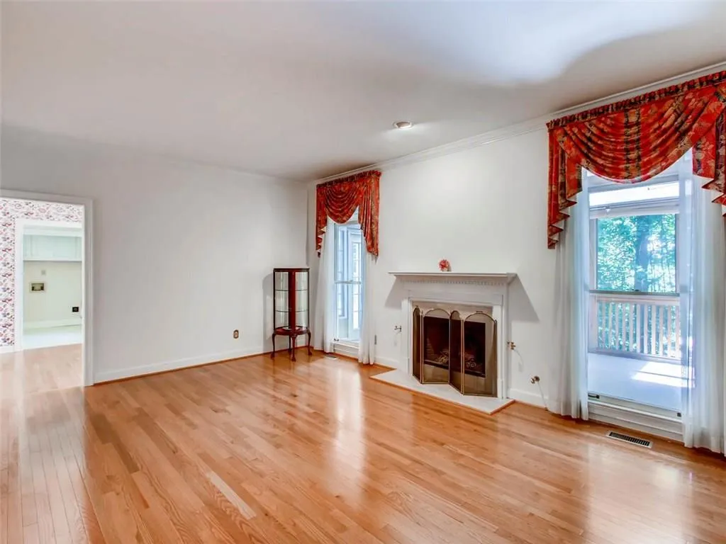 7155 Roswell Road Unit 25, Atlanta, Georgia 30328, 4 Bedrooms Bedrooms, ,3 BathroomsBathrooms,Residential,Sold,7155 Roswell Road Unit 25,5999544