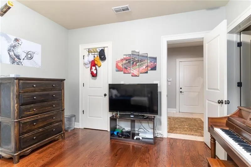 302 Rivers Gate Drive Unit 55, Atlanta, Georgia 30339, 4 Bedrooms Bedrooms, ,4 BathroomsBathrooms,Residential,Sold,302 Rivers Gate Drive Unit 55,6686335