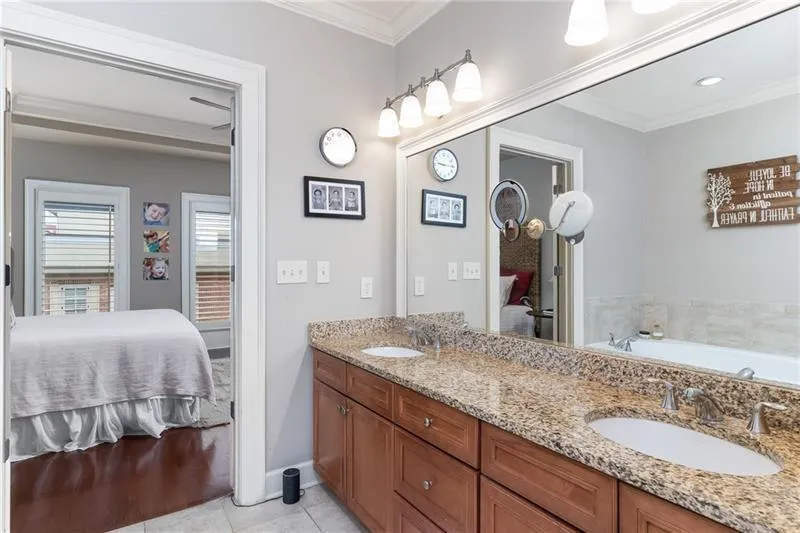 302 Rivers Gate Drive Unit 55, Atlanta, Georgia 30339, 4 Bedrooms Bedrooms, ,4 BathroomsBathrooms,Residential,Sold,302 Rivers Gate Drive Unit 55,6686335