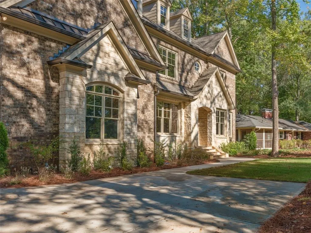 90 Mount Paran Road Ne, Sandy Springs, Georgia 30342, 5 Bedrooms Bedrooms, ,5 BathroomsBathrooms,Residential,Sold,90 Mount Paran Road Ne,5762616