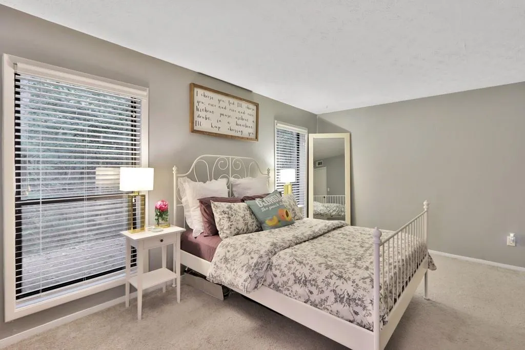 705 Woodcliff Drive, Atlanta, Georgia 30350, 1 Bedroom Bedrooms, ,1 BathroomBathrooms,Residential,Sold,705 Woodcliff Drive,6795522