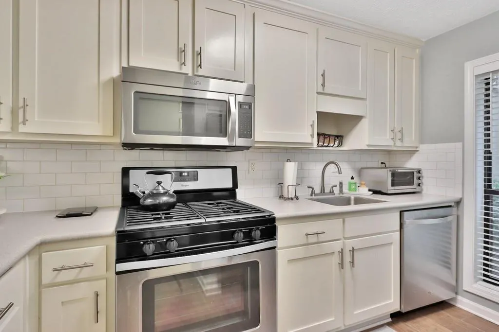 705 Woodcliff Drive, Atlanta, Georgia 30350, 1 Bedroom Bedrooms, ,1 BathroomBathrooms,Residential,Sold,705 Woodcliff Drive,6795522