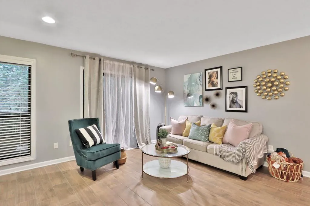 705 Woodcliff Drive, Atlanta, Georgia 30350, 1 Bedroom Bedrooms, ,1 BathroomBathrooms,Residential,Sold,705 Woodcliff Drive,6795522