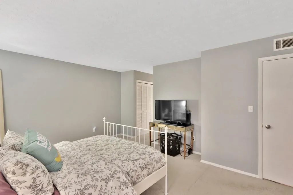 705 Woodcliff Drive, Atlanta, Georgia 30350, 1 Bedroom Bedrooms, ,1 BathroomBathrooms,Residential,Sold,705 Woodcliff Drive,6795522
