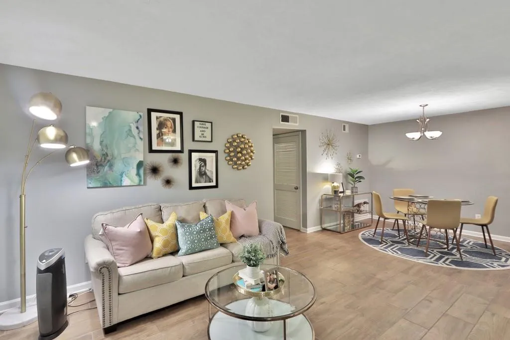 705 Woodcliff Drive, Atlanta, Georgia 30350, 1 Bedroom Bedrooms, ,1 BathroomBathrooms,Residential,Sold,705 Woodcliff Drive,6795522