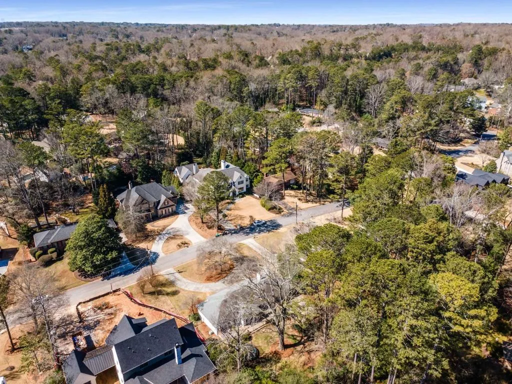 4865 Northway Drive, Atlanta, Georgia 30342, 3 Bedrooms Bedrooms, ,2 BathroomsBathrooms,Residential,Sold,4865 Northway Drive,7531851