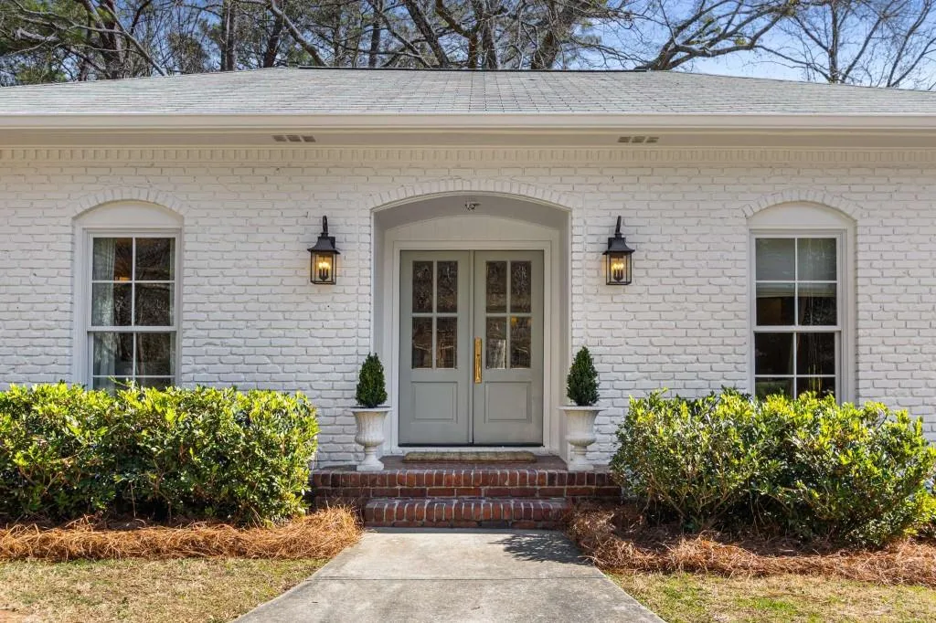 4865 Northway Drive, Atlanta, Georgia 30342, 3 Bedrooms Bedrooms, ,2 BathroomsBathrooms,Residential,Sold,4865 Northway Drive,7531851