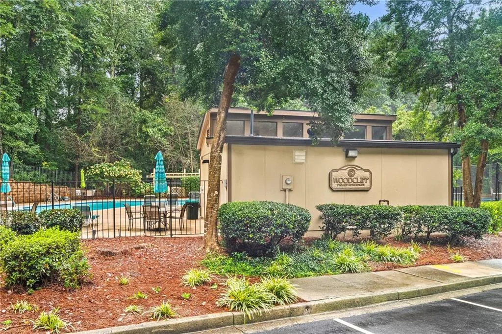 1104 Woodcliff Drive, Atlanta, Georgia 30350, 2 Bedrooms Bedrooms, ,2 BathroomsBathrooms,Residential,Sold,1104 Woodcliff Drive,6945738