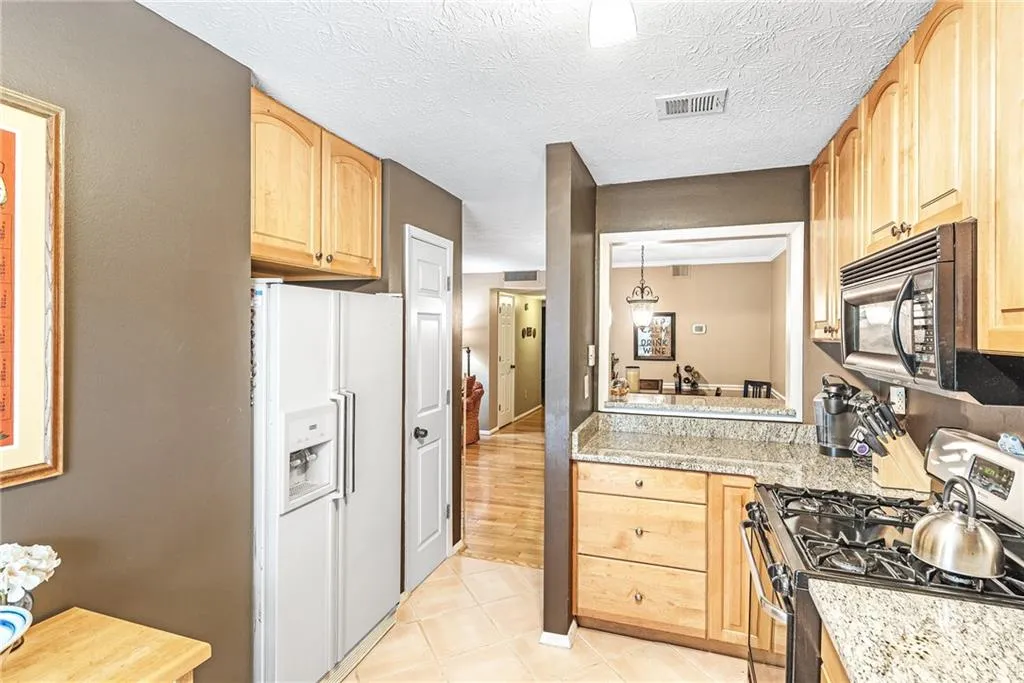 1104 Woodcliff Drive, Atlanta, Georgia 30350, 2 Bedrooms Bedrooms, ,2 BathroomsBathrooms,Residential,Sold,1104 Woodcliff Drive,6945738