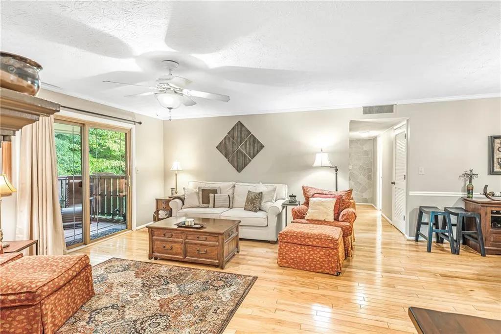 1104 Woodcliff Drive, Atlanta, Georgia 30350, 2 Bedrooms Bedrooms, ,2 BathroomsBathrooms,Residential,Sold,1104 Woodcliff Drive,6945738