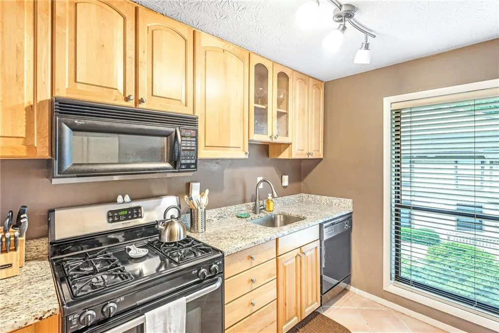 1104 Woodcliff Drive, Atlanta, Georgia 30350, 2 Bedrooms Bedrooms, ,2 BathroomsBathrooms,Residential,Sold,1104 Woodcliff Drive,6945738