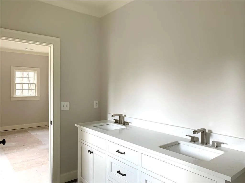 5220 Timber Trail S, Sandy Springs, Georgia 30342, 5 Bedrooms Bedrooms, ,3 BathroomsBathrooms,Residential,Sold,5220 Timber Trail S,6837549