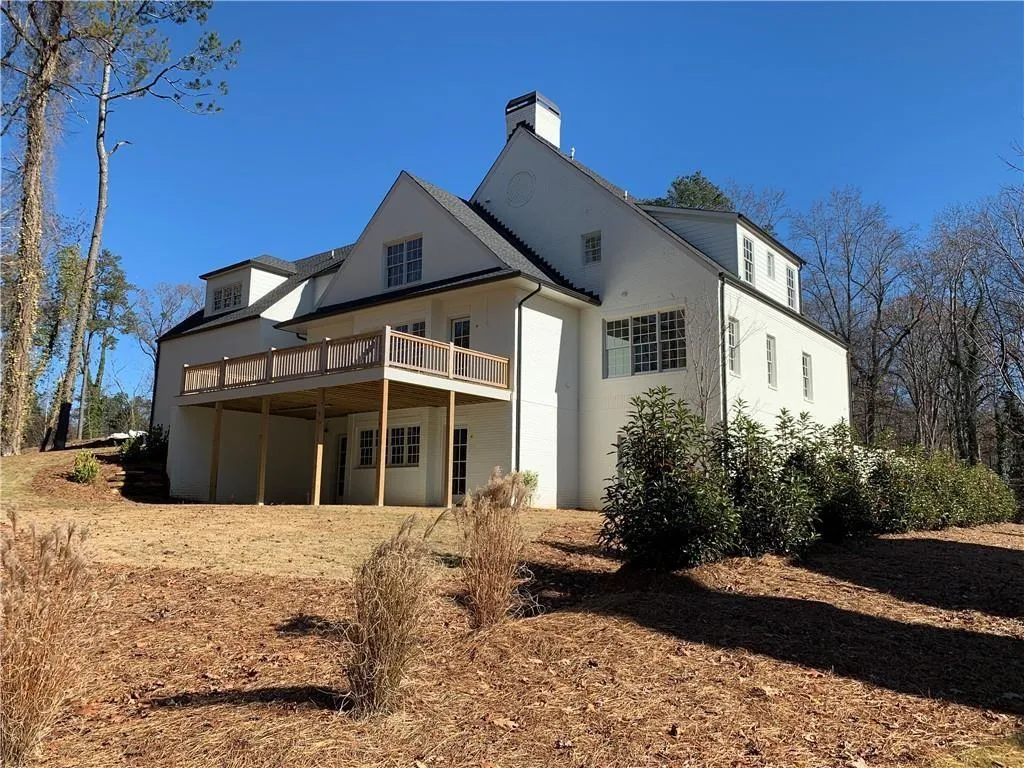 5220 Timber Trail S, Sandy Springs, Georgia 30342, 5 Bedrooms Bedrooms, ,3 BathroomsBathrooms,Residential,Sold,5220 Timber Trail S,6837549