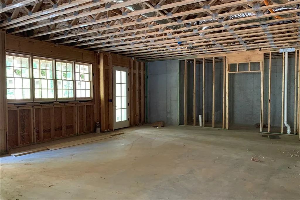 5220 Timber Trail S, Sandy Springs, Georgia 30342, 5 Bedrooms Bedrooms, ,3 BathroomsBathrooms,Residential,Sold,5220 Timber Trail S,6837549