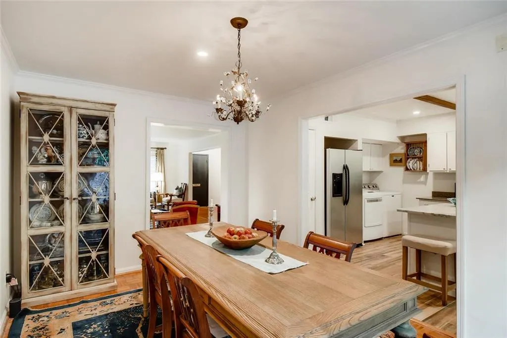 5400 Roswell Road Unit J5, Atlanta, Georgia 30342, 2 Bedrooms Bedrooms, ,2 BathroomsBathrooms,Residential,Sold,5400 Roswell Road Unit J5,6548853