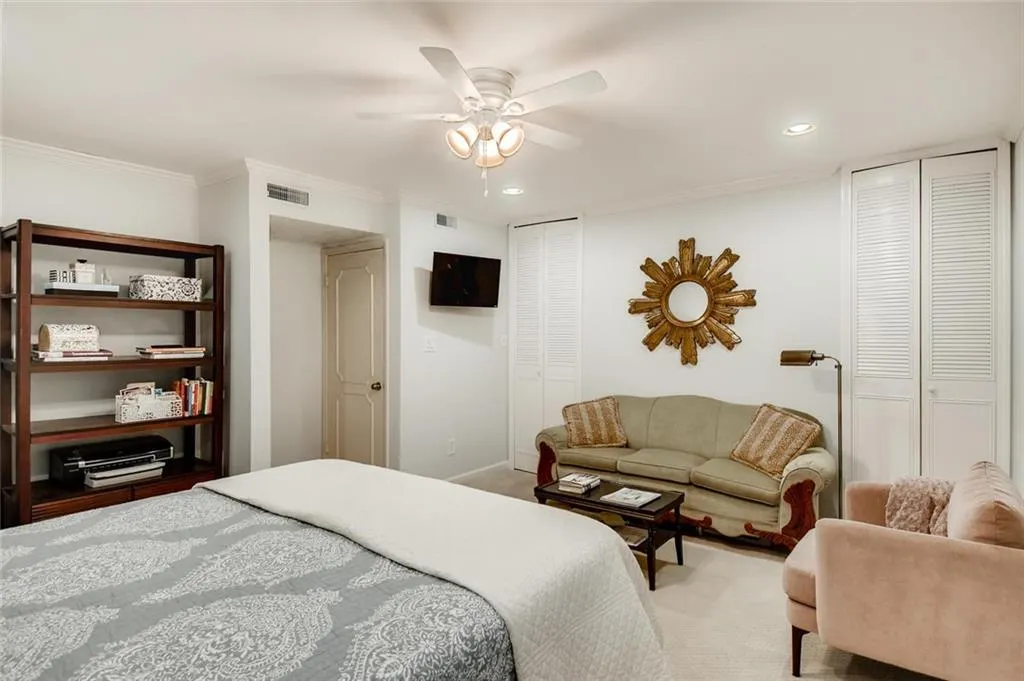 5400 Roswell Road Unit J5, Atlanta, Georgia 30342, 2 Bedrooms Bedrooms, ,2 BathroomsBathrooms,Residential,Sold,5400 Roswell Road Unit J5,6548853