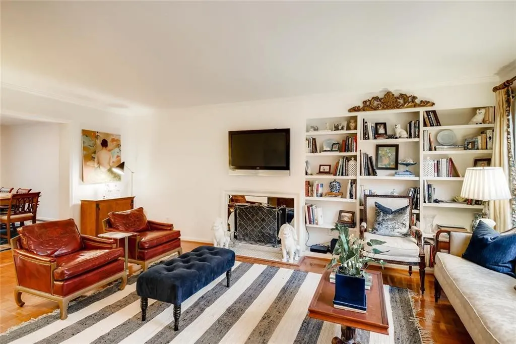 5400 Roswell Road Unit J5, Atlanta, Georgia 30342, 2 Bedrooms Bedrooms, ,2 BathroomsBathrooms,Residential,Sold,5400 Roswell Road Unit J5,6548853