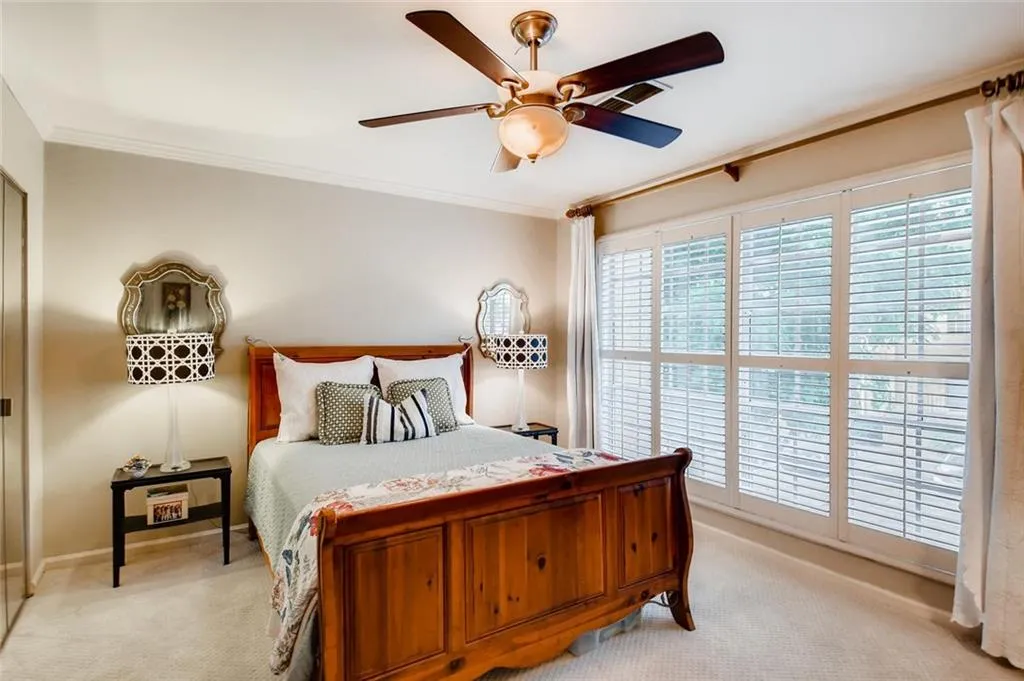5400 Roswell Road Unit J5, Atlanta, Georgia 30342, 2 Bedrooms Bedrooms, ,2 BathroomsBathrooms,Residential,Sold,5400 Roswell Road Unit J5,6548853