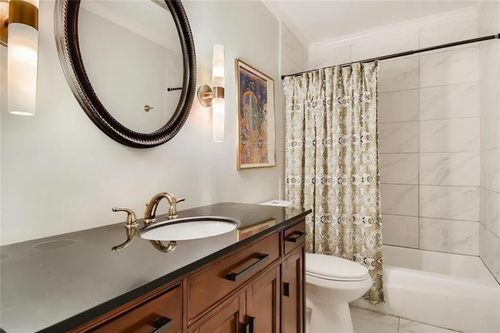 5400 Roswell Road Unit J5, Atlanta, Georgia 30342, 2 Bedrooms Bedrooms, ,2 BathroomsBathrooms,Residential,Sold,5400 Roswell Road Unit J5,6548853