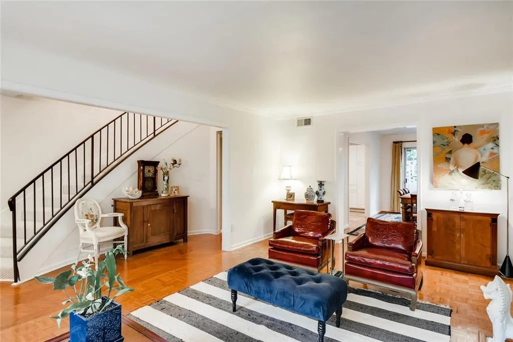 5400 Roswell Road Unit J5, Atlanta, Georgia 30342, 2 Bedrooms Bedrooms, ,2 BathroomsBathrooms,Residential,Sold,5400 Roswell Road Unit J5,6548853