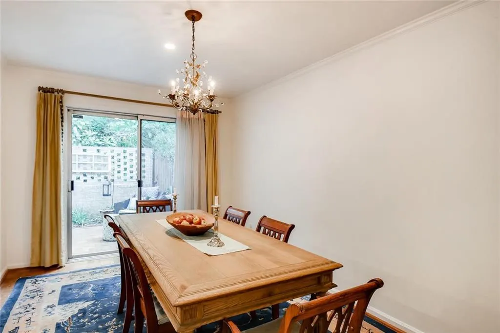 5400 Roswell Road Unit J5, Atlanta, Georgia 30342, 2 Bedrooms Bedrooms, ,2 BathroomsBathrooms,Residential,Sold,5400 Roswell Road Unit J5,6548853