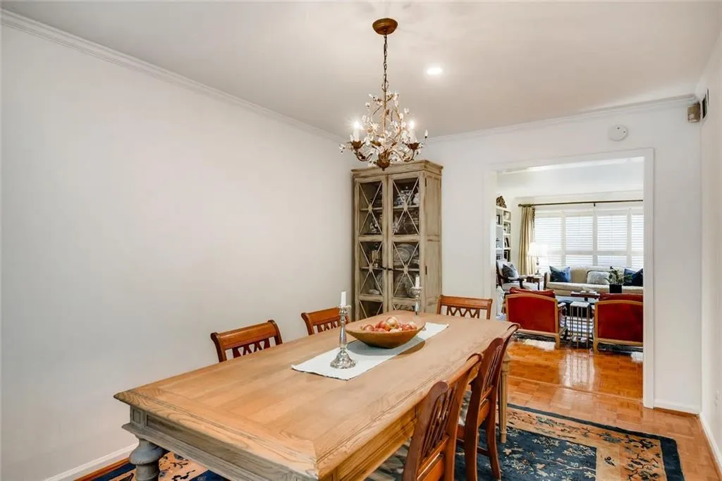 5400 Roswell Road Unit J5, Atlanta, Georgia 30342, 2 Bedrooms Bedrooms, ,2 BathroomsBathrooms,Residential,Sold,5400 Roswell Road Unit J5,6548853