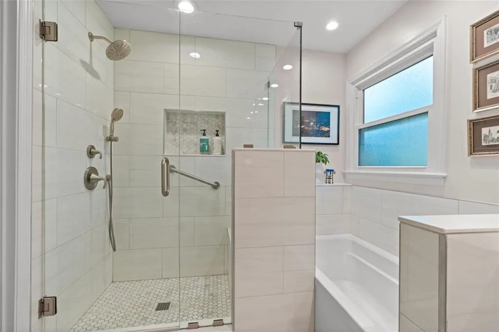 28 Waterford Court, Atlanta, Georgia 30328, 3 Bedrooms Bedrooms, ,2 BathroomsBathrooms,Residential,Sold,28 Waterford Court,7394224