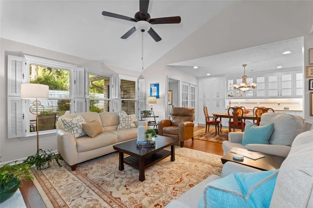 28 Waterford Court, Atlanta, Georgia 30328, 3 Bedrooms Bedrooms, ,2 BathroomsBathrooms,Residential,Sold,28 Waterford Court,7394224