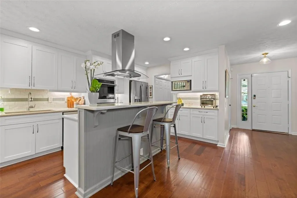 28 Waterford Court, Atlanta, Georgia 30328, 3 Bedrooms Bedrooms, ,2 BathroomsBathrooms,Residential,Sold,28 Waterford Court,7394224