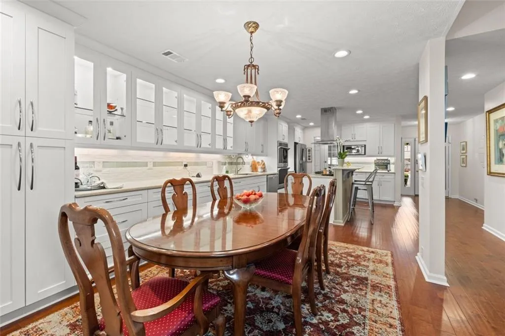 28 Waterford Court, Atlanta, Georgia 30328, 3 Bedrooms Bedrooms, ,2 BathroomsBathrooms,Residential,Sold,28 Waterford Court,7394224