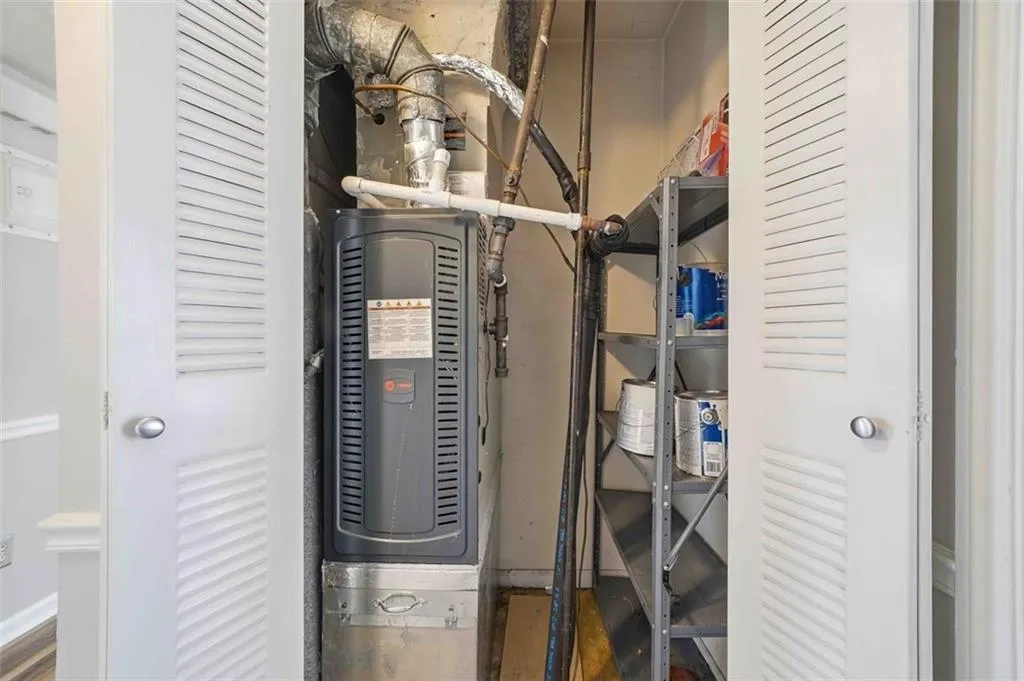 5506 Kingsport Drive, Atlanta, Georgia 30342, 2 Bedrooms Bedrooms, ,1 BathroomBathrooms,Residential,For Sale,5506 Kingsport Drive,7713665