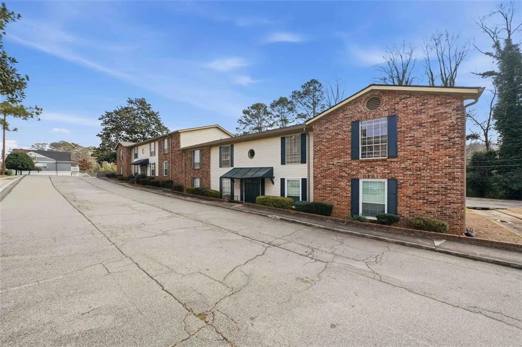 5506 Kingsport Drive, Atlanta, Georgia 30342, 2 Bedrooms Bedrooms, ,1 BathroomBathrooms,Residential,For Sale,5506 Kingsport Drive,7713665