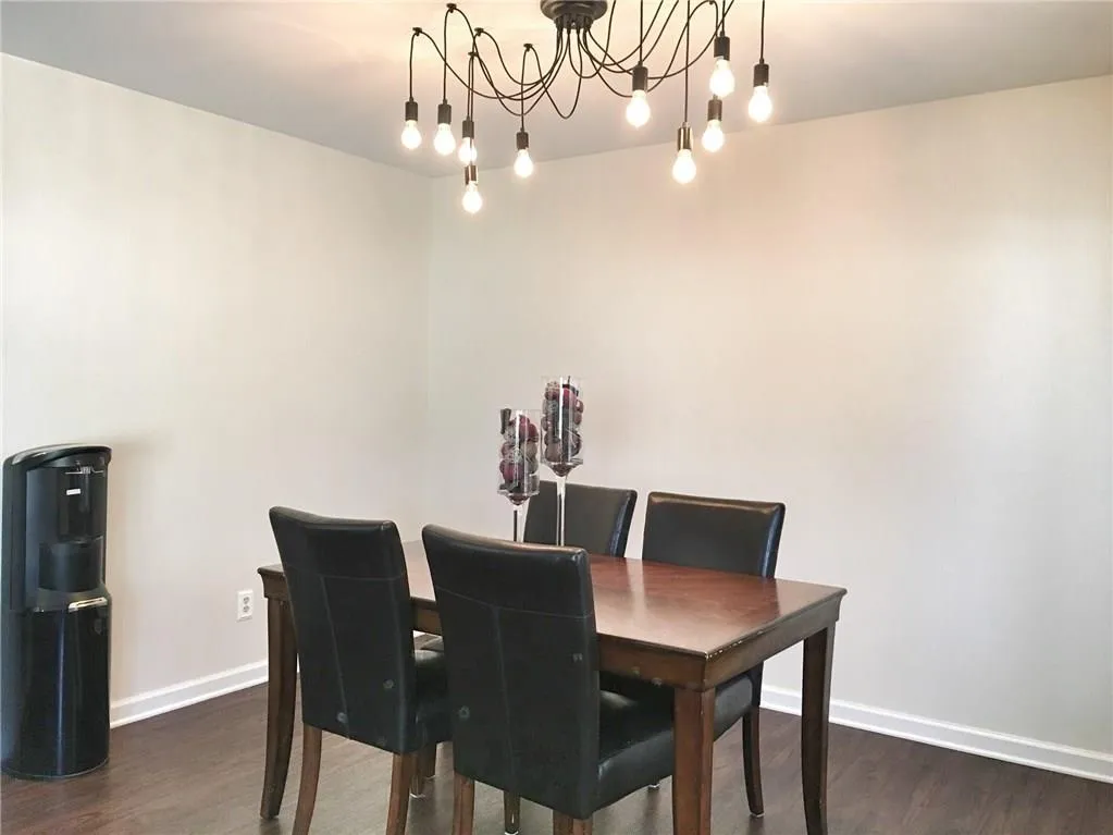 5400 Roswell Road Unit A1, Atlanta, Georgia 30342, 2 Bedrooms Bedrooms, ,1 BathroomBathrooms,Residential,Sold,5400 Roswell Road Unit A1,5822185