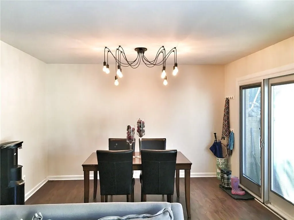 5400 Roswell Road Unit A1, Atlanta, Georgia 30342, 2 Bedrooms Bedrooms, ,1 BathroomBathrooms,Residential,Sold,5400 Roswell Road Unit A1,5822185