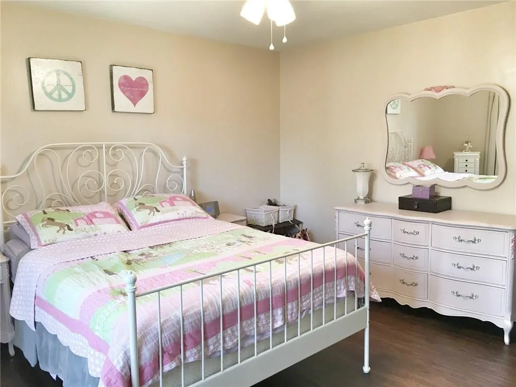 5400 Roswell Road Unit A1, Atlanta, Georgia 30342, 2 Bedrooms Bedrooms, ,1 BathroomBathrooms,Residential,Sold,5400 Roswell Road Unit A1,5822185